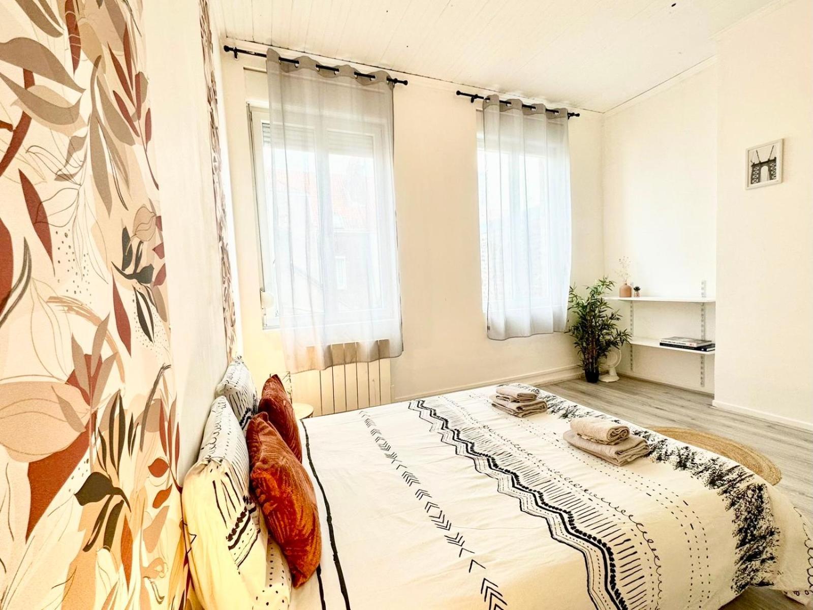 * The Gold Time * Appartement Confort * Centre-Ville Calais Exteriör bild